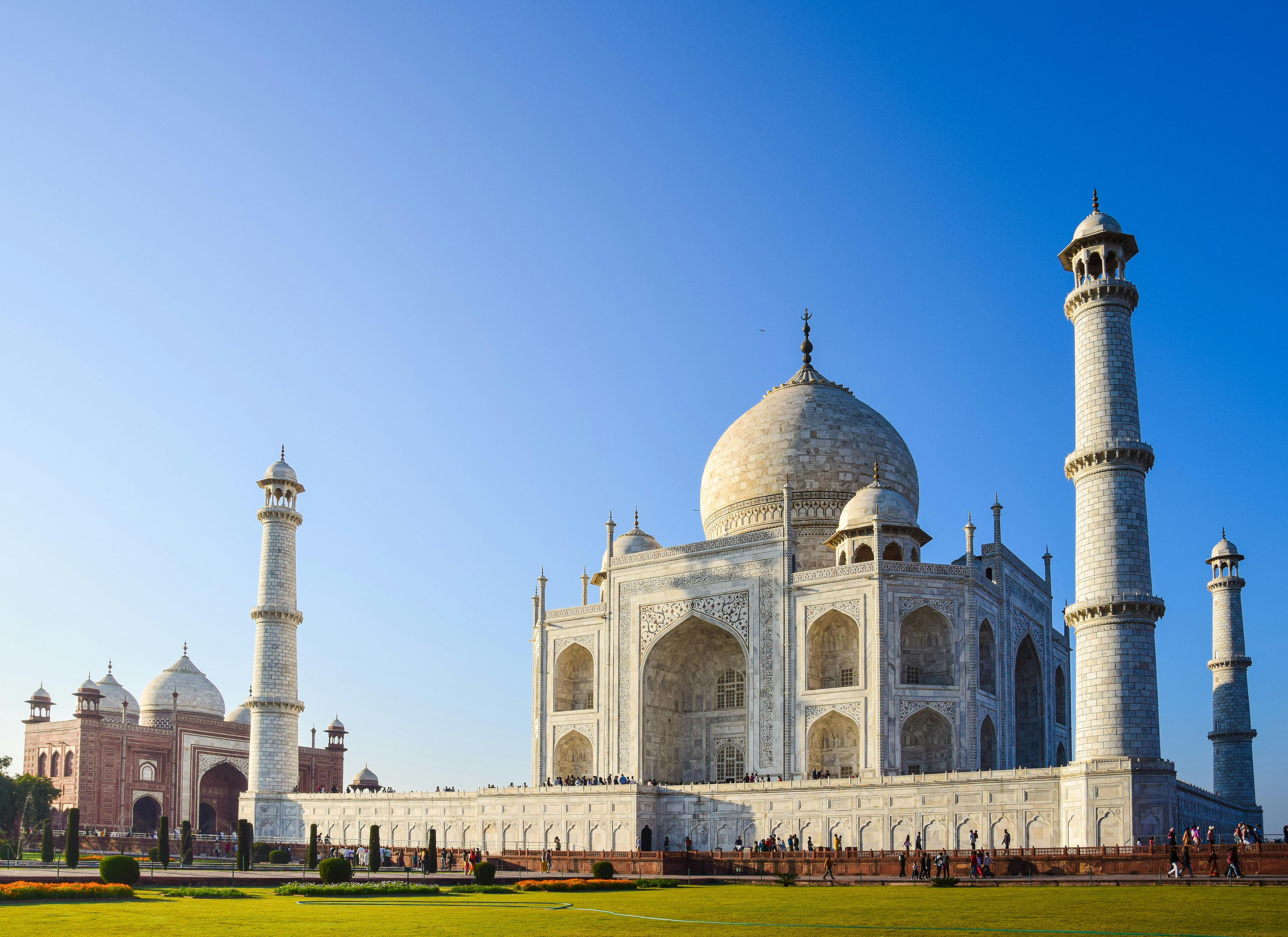 general travels majestic — Photo by AXP Photography on Pexels