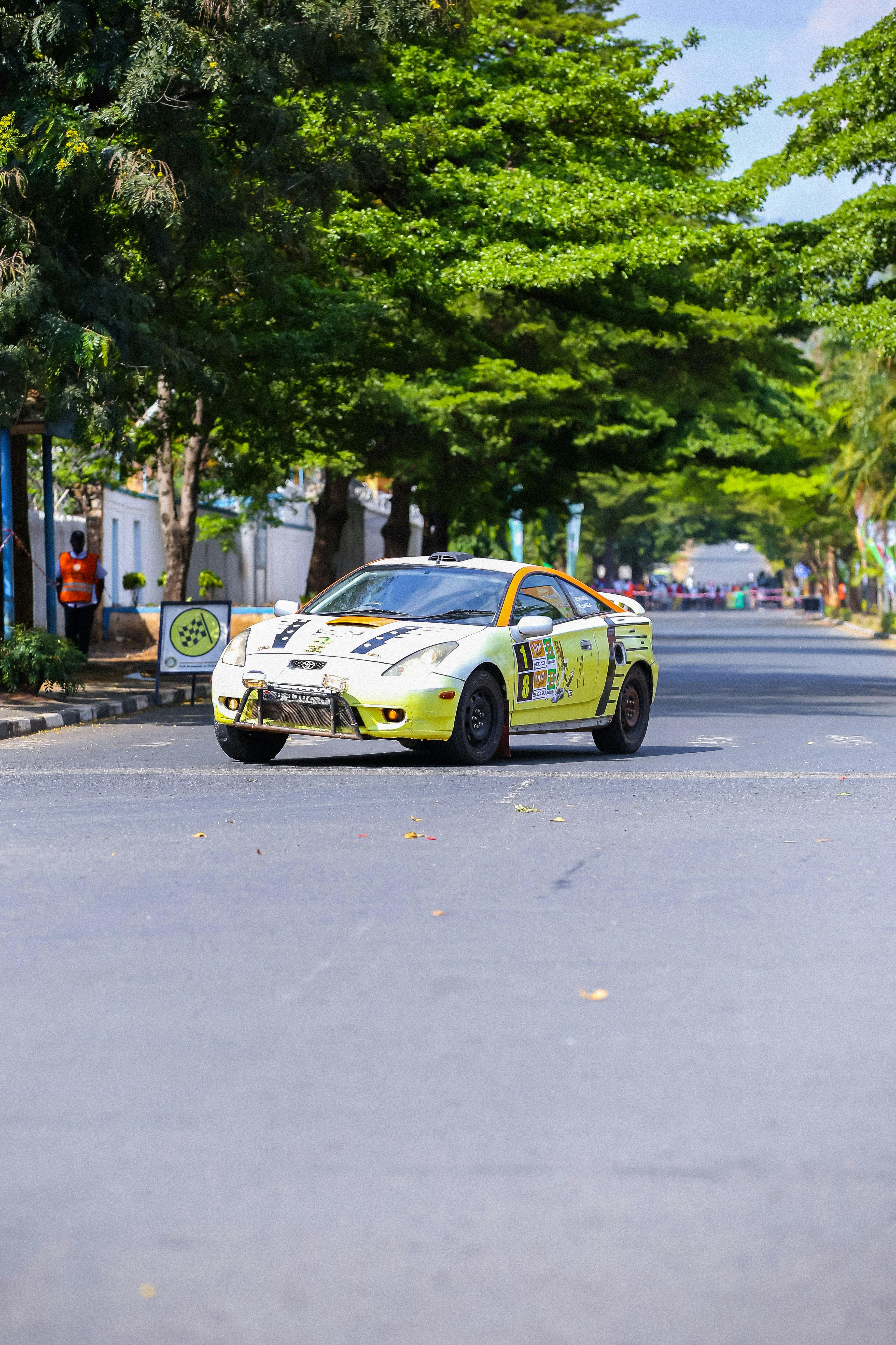 Sports Car Racing on the Street · Free Stock Photo