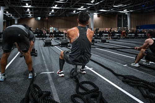 Foto profissional grátis de academia de ginástica, atleta, exercícios