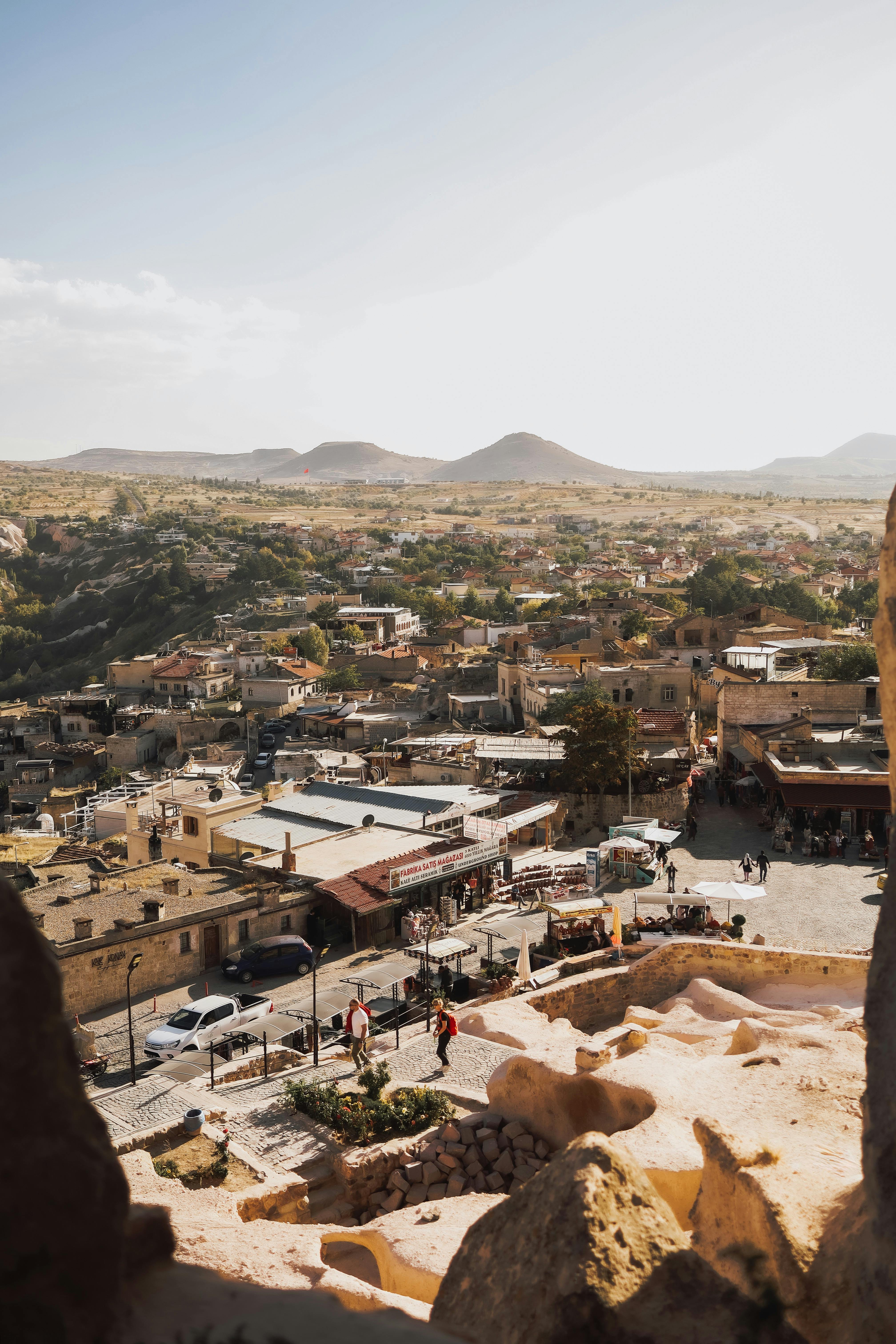 deschidere cu dansuri populare și pită cu sare, 13-16 noiembrie