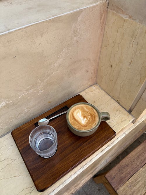 bardak, basit, cappuccino içeren Ücretsiz stok fotoğraf