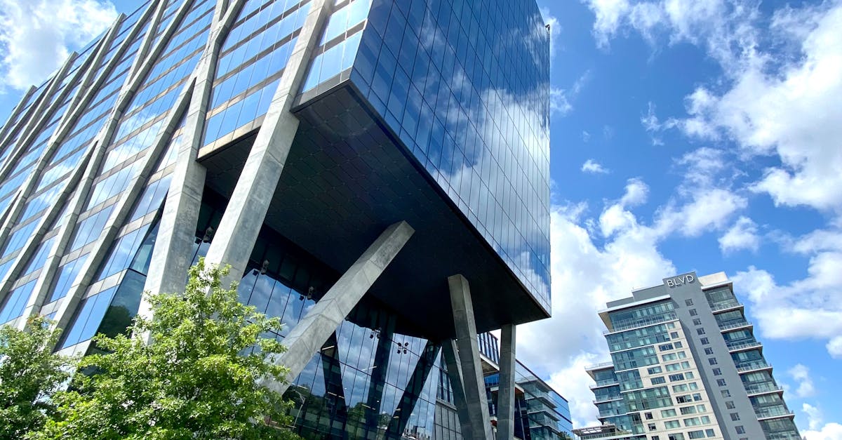 2025年生活成本大比拼 加拿大 vs 美國 哪裡更貴