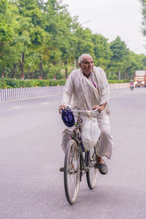 Immagine gratuita di andare in bicicletta, anziano, bicicletta
