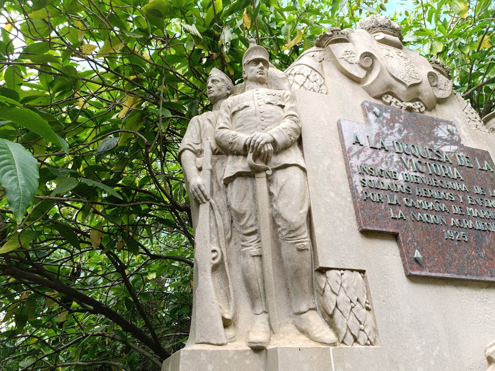 monumento a la memoria de la Duquesa de la Victoria