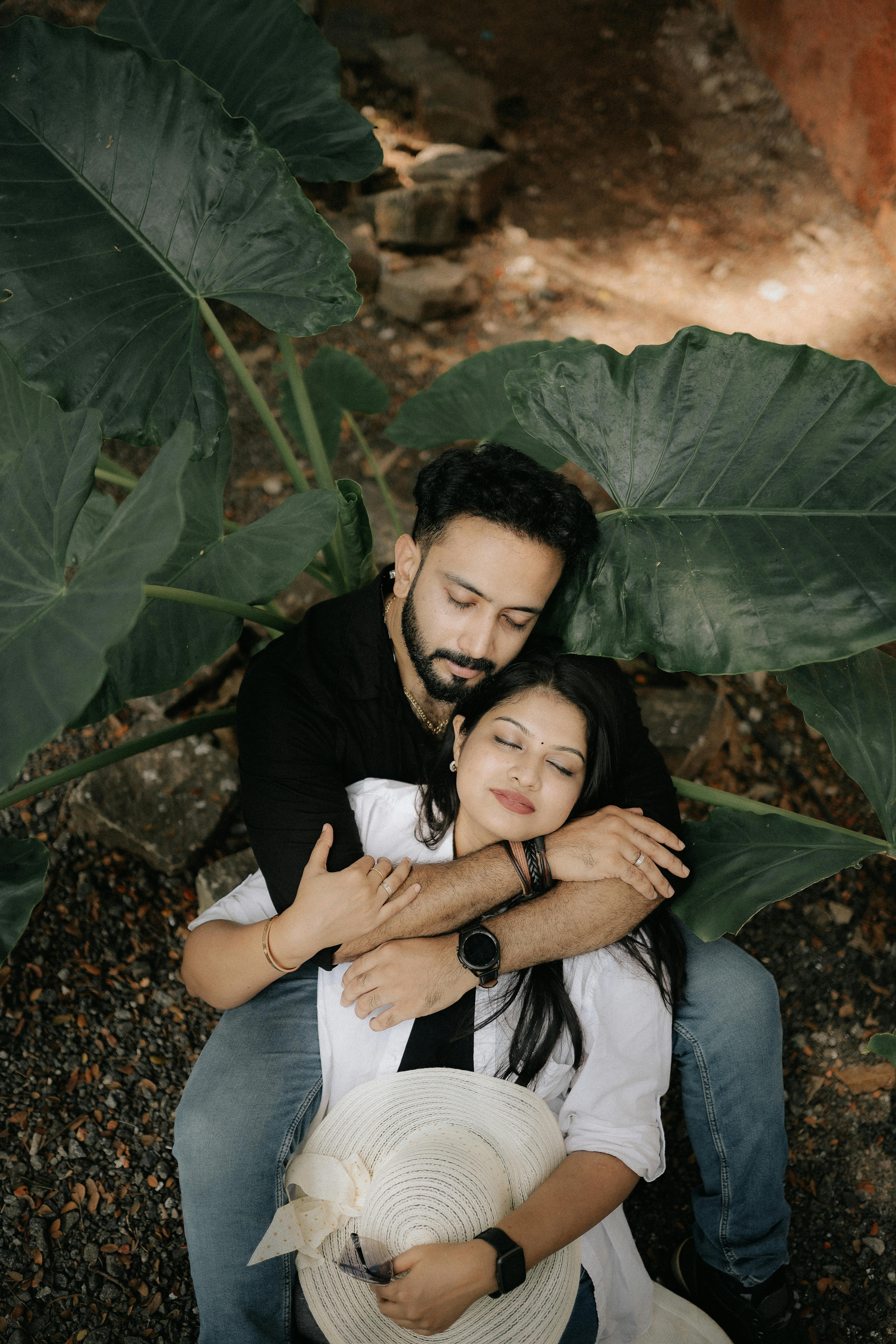 Malaika Arora shares cosy photo with boyfriend Arjun Kapoor from New Year  bash, see Kareena Kapoor's comment | Bollywood - Hindustan Times