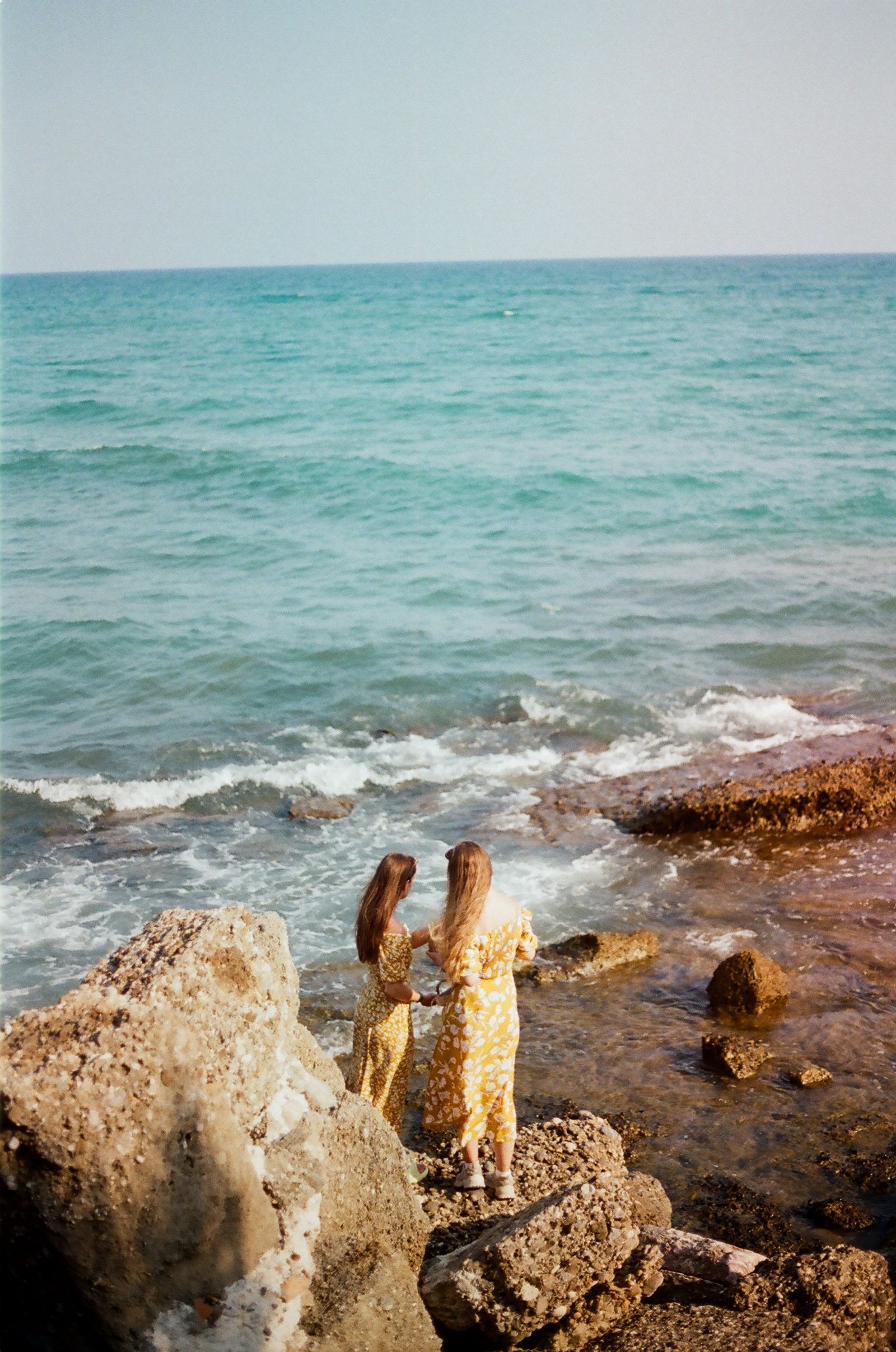 Side Strand und felsige Küste am Mittelmeer