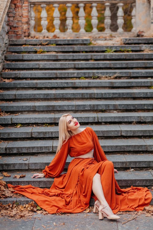 Fotobanka s bezplatnými fotkami na tému balustráda, biskupský rukáv, blondína