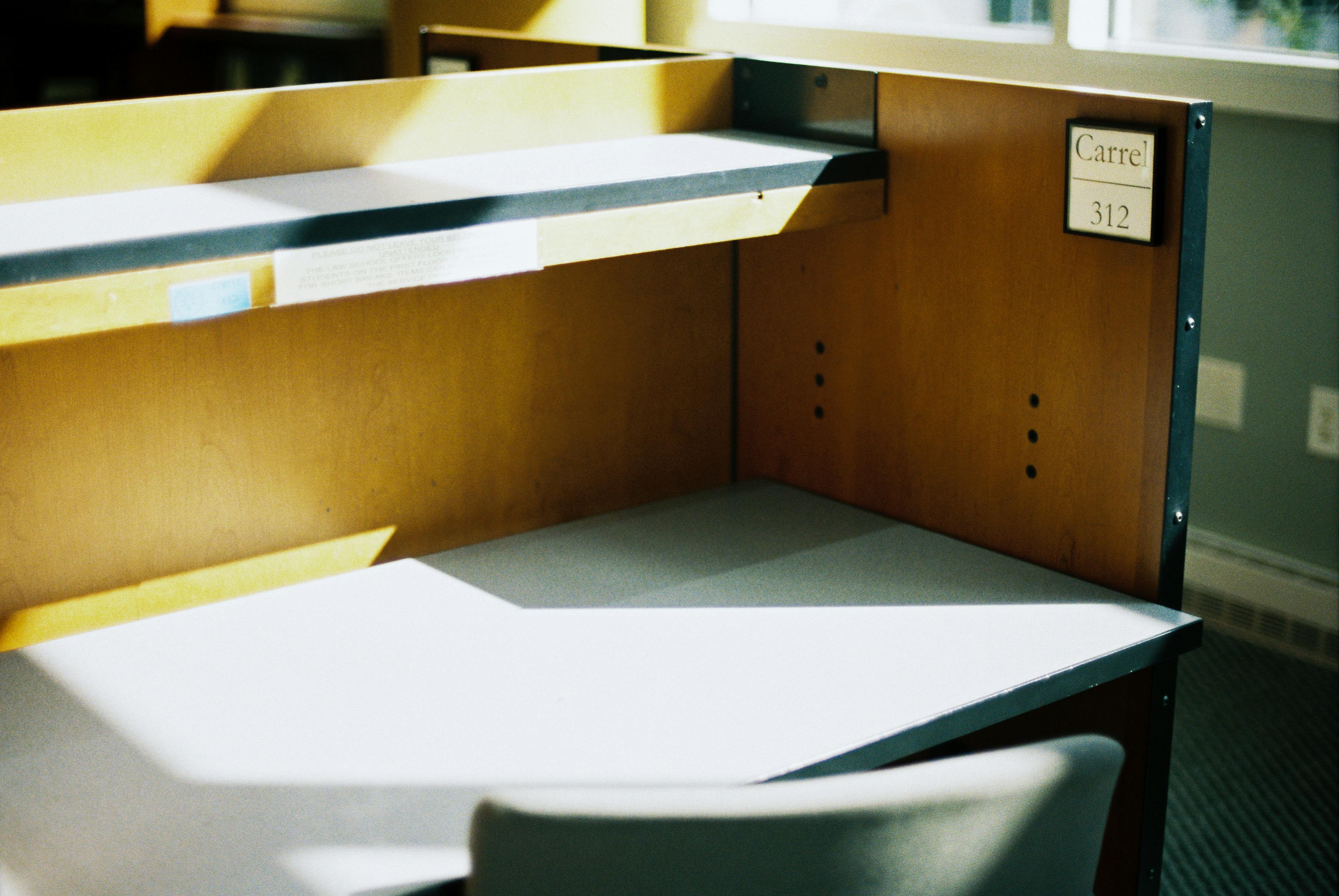 Empty Desk Photos, Download The BEST Free Empty Desk Stock Photos & HD ...