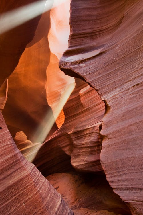 Ilmainen kuvapankkikuva tunnisteilla antelope canyon, arizona, auringonsäteet