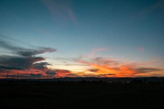 Stunning sunset over the plains of Aguascalientes, capturing vibrant colors and serene beauty.