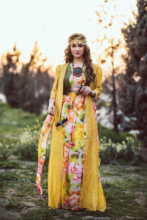 萨赞·阿明 (Sazan Amin) 风格连衣裙库尔德风格