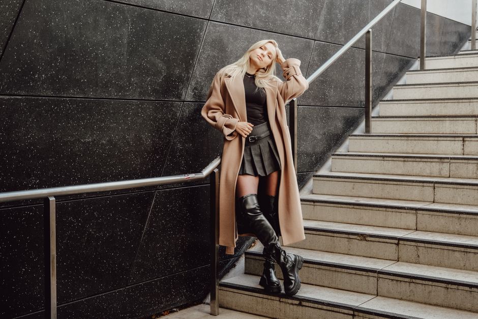How to Wear Knee-High Boots: 7 Outfit Formulas That Look Current