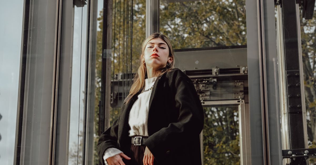 Look année 80 femme : guide style vintage