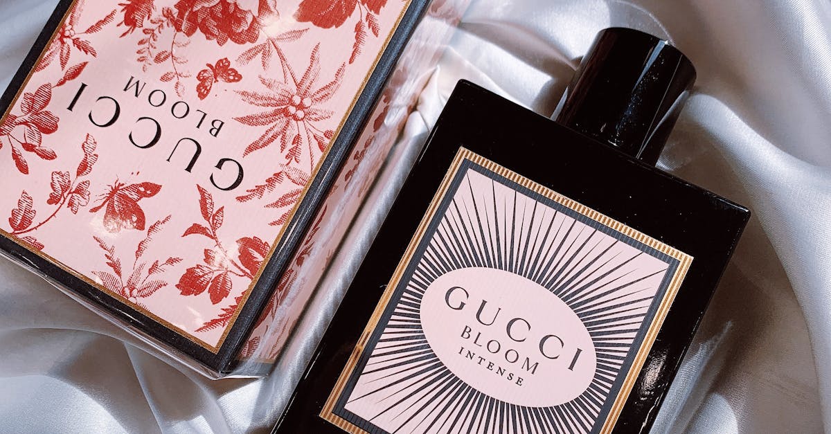 Gucci Bloom Eau de Parfum with floral box