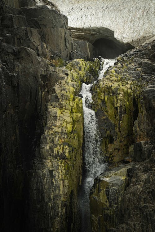 Foto d'estoc gratuïta de cascada, fluint, formació rocosa