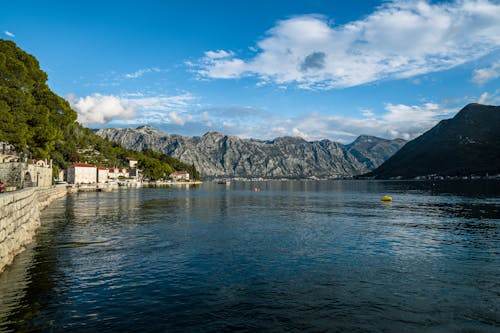 Kostenloses Stock Foto zu berge, bucht, gebäude