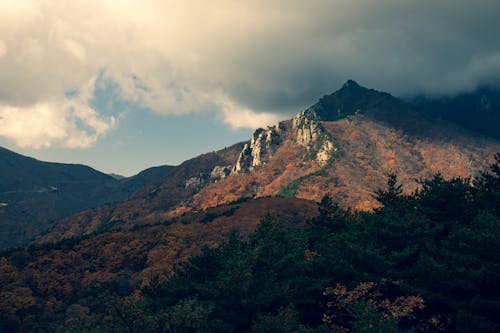 Free Mountain Valley in Sunlight  Stock Photo