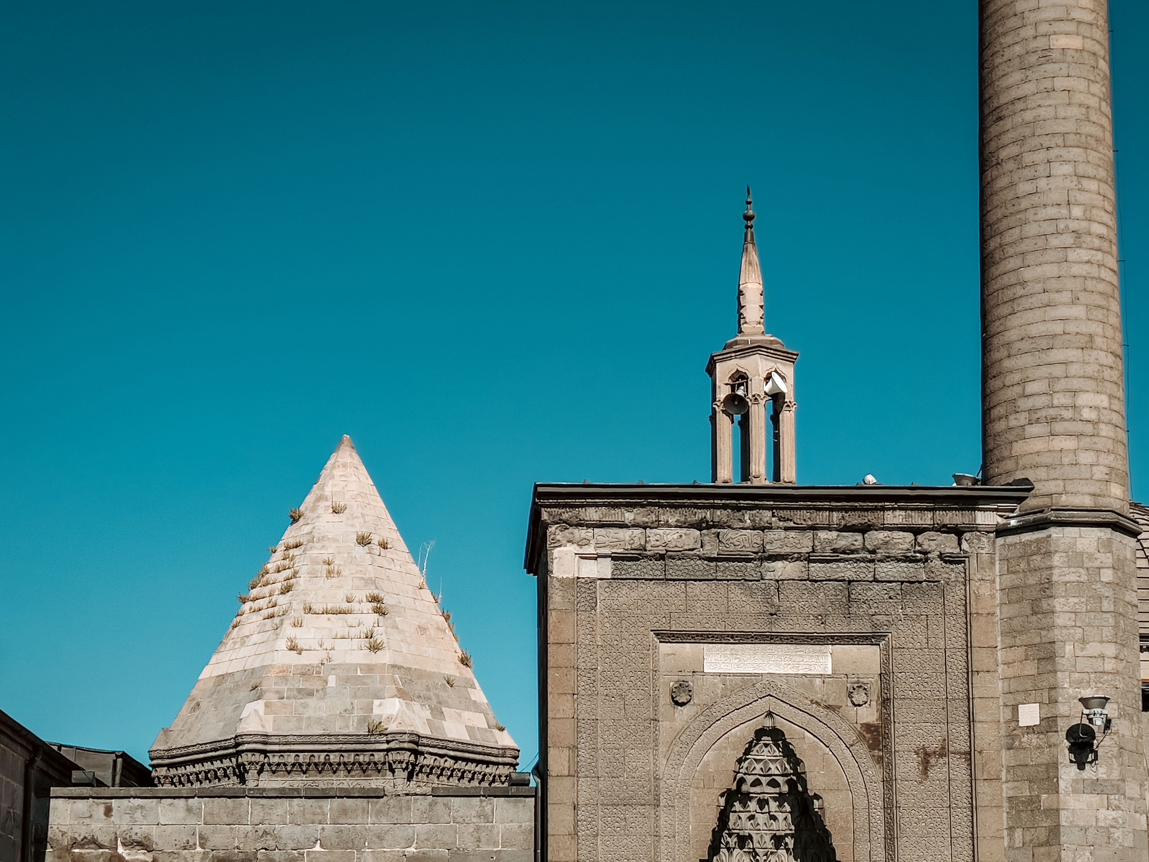 A stunning view of the Hunat Hatun Complex in Kayseri, Turkey, showcasing its historical architecture.