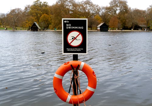 Δωρεάν στοκ φωτογραφιών με κανένα σημάδι κολύμβησης, κολύμπι, Λονδίνο