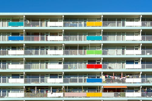 Безкоштовне стокове фото на тему «балкони, Будівля, житловий»