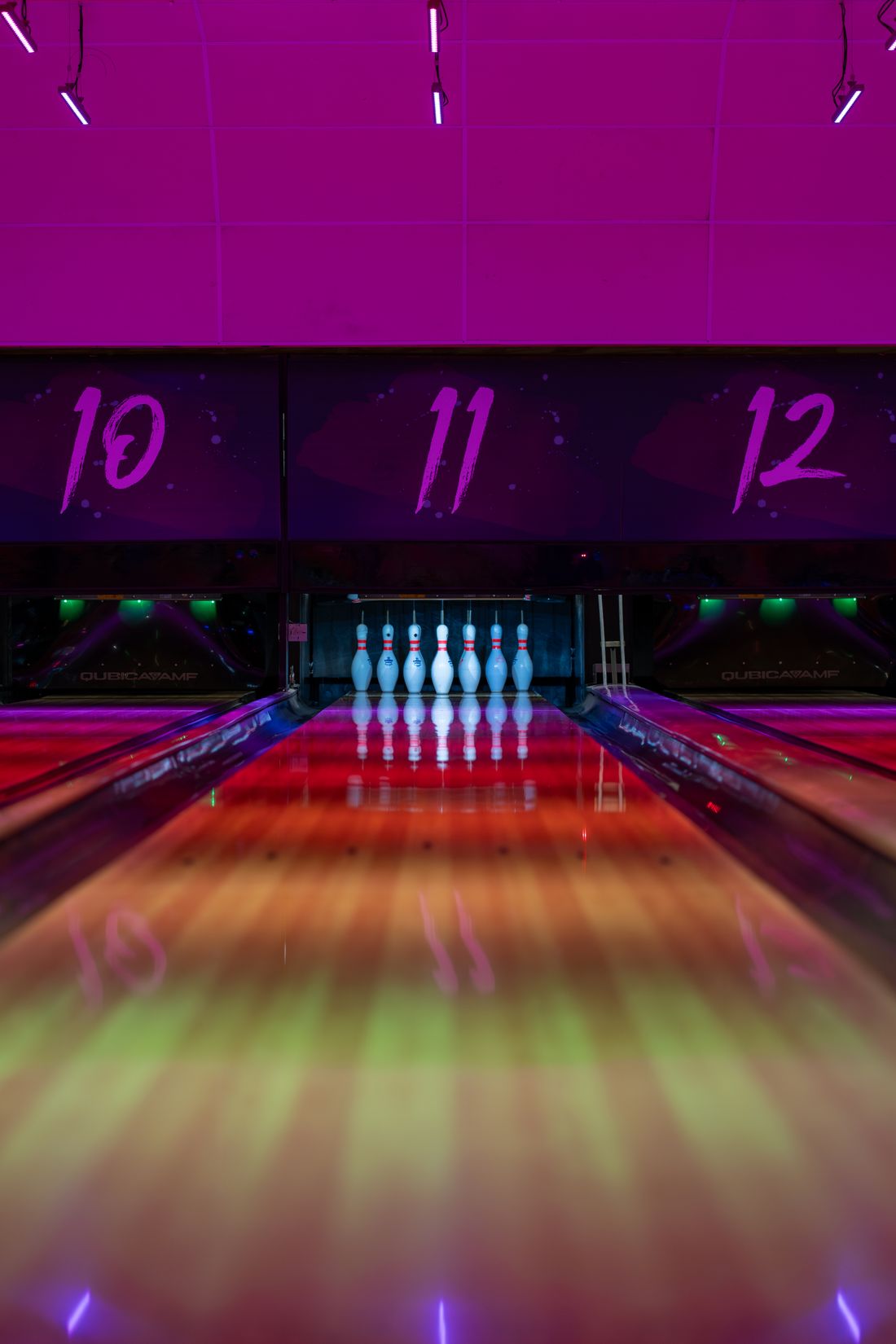 Multi-level entertainment complex