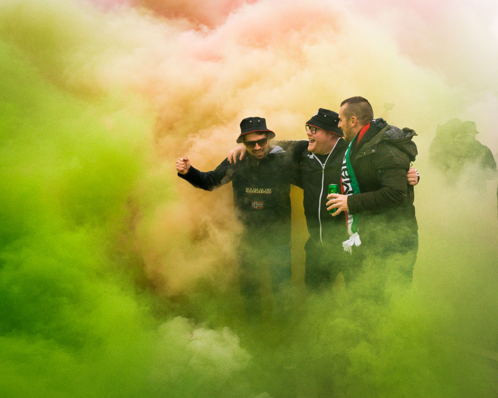FC Groningen fans kleuren straten oranje