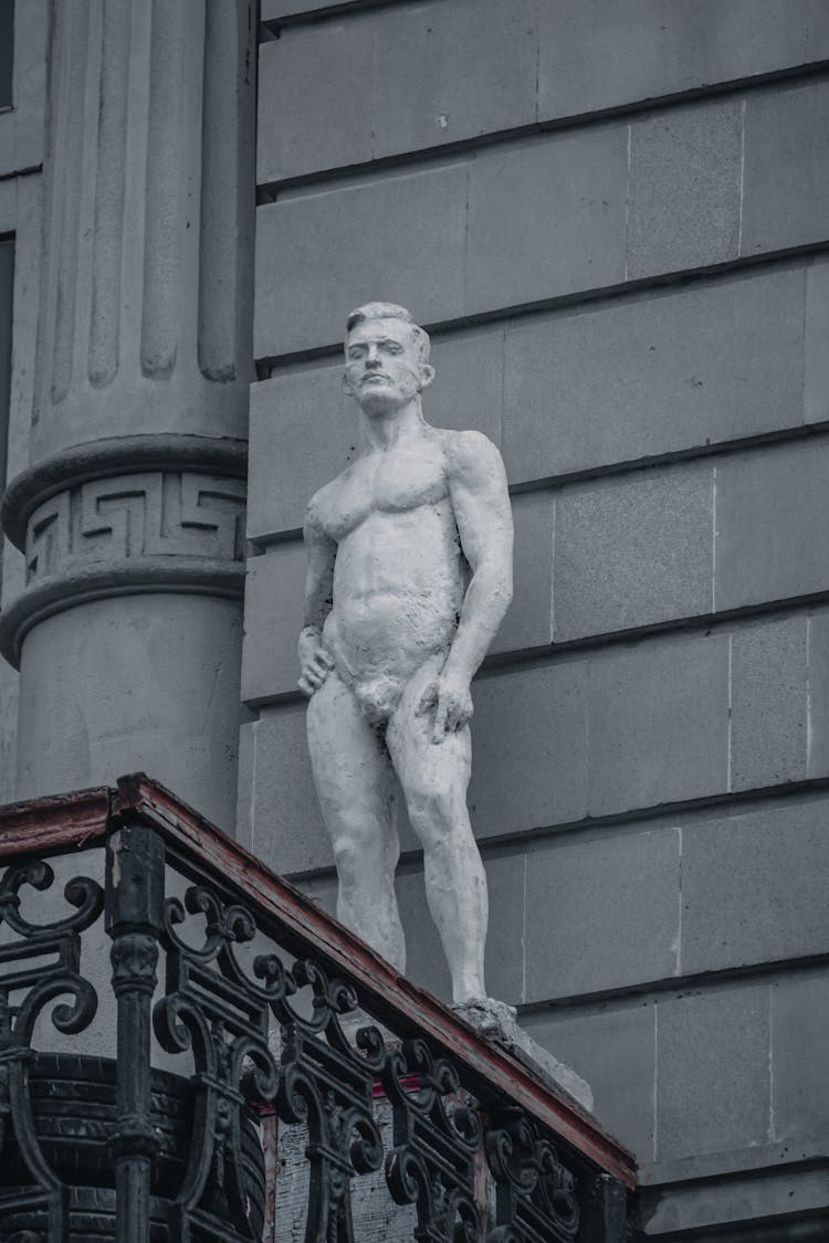 Hercules Sculpture In Italy 