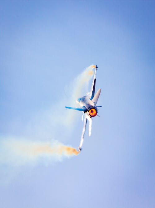 Gratis lagerfoto af blå himmel, flyve, flyvemaskine