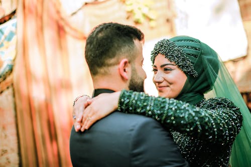 Gratis lagerfoto af glad, hijab, Kærlighed