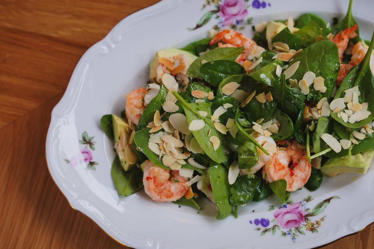 Leichte Sommer-Gerichte: 6 schnelle Rezepte für jeden Tag — Zubereitung Schritt für Schritt