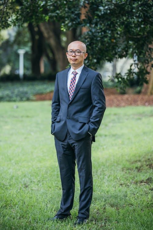 Kostenloses Stock Foto zu anzug, asiatischer mann, brille