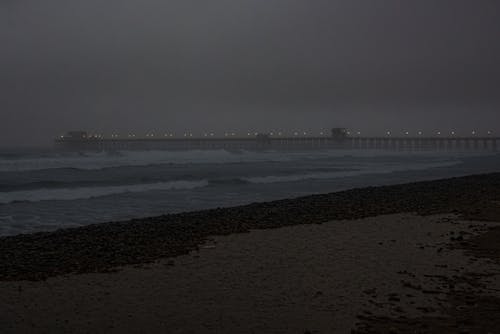 Бесплатное стоковое фото с берег океана, бурные моря, буря