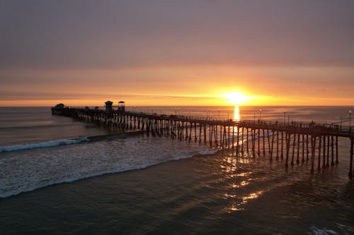 Foto stok gratis dermaga, gelombang, laut