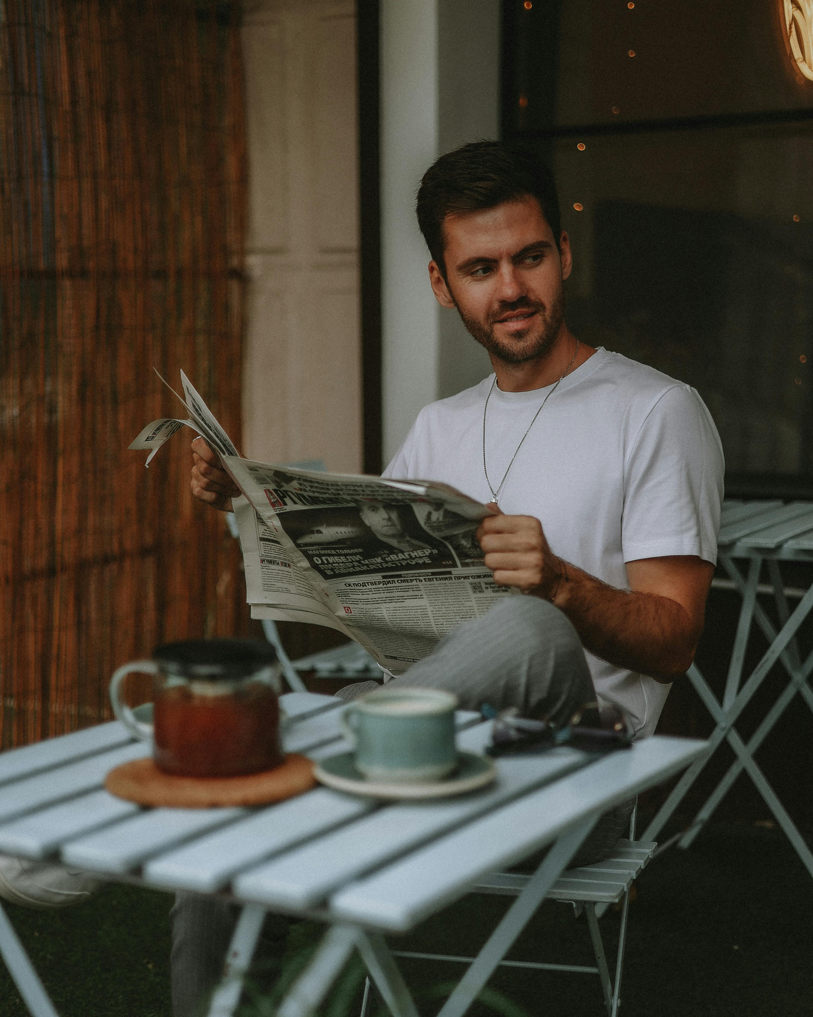 News Addict Photos Download The BEST Free News Addict Stock Photos