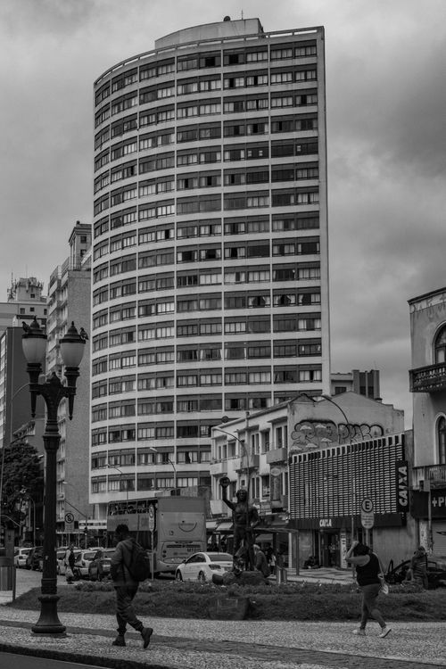 Free Black and white photo of modern architecture in Curitiba, showcasing urban life. Stock Photo