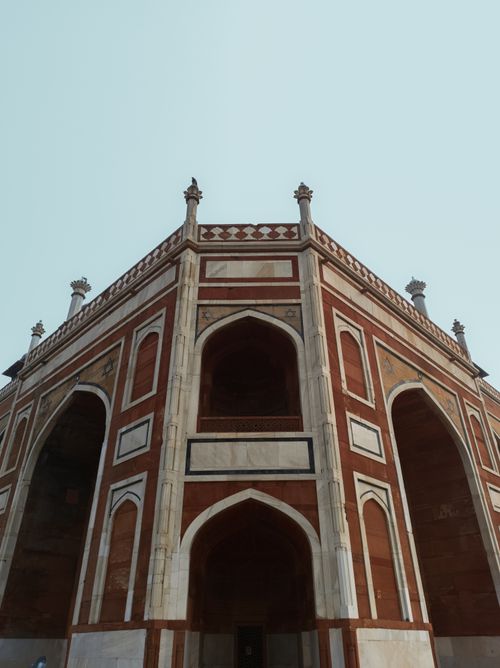 Free Stunning vertical shot of Humayun's Tomb showcasing Mughal architecture in Delhi, India. Stock Photo