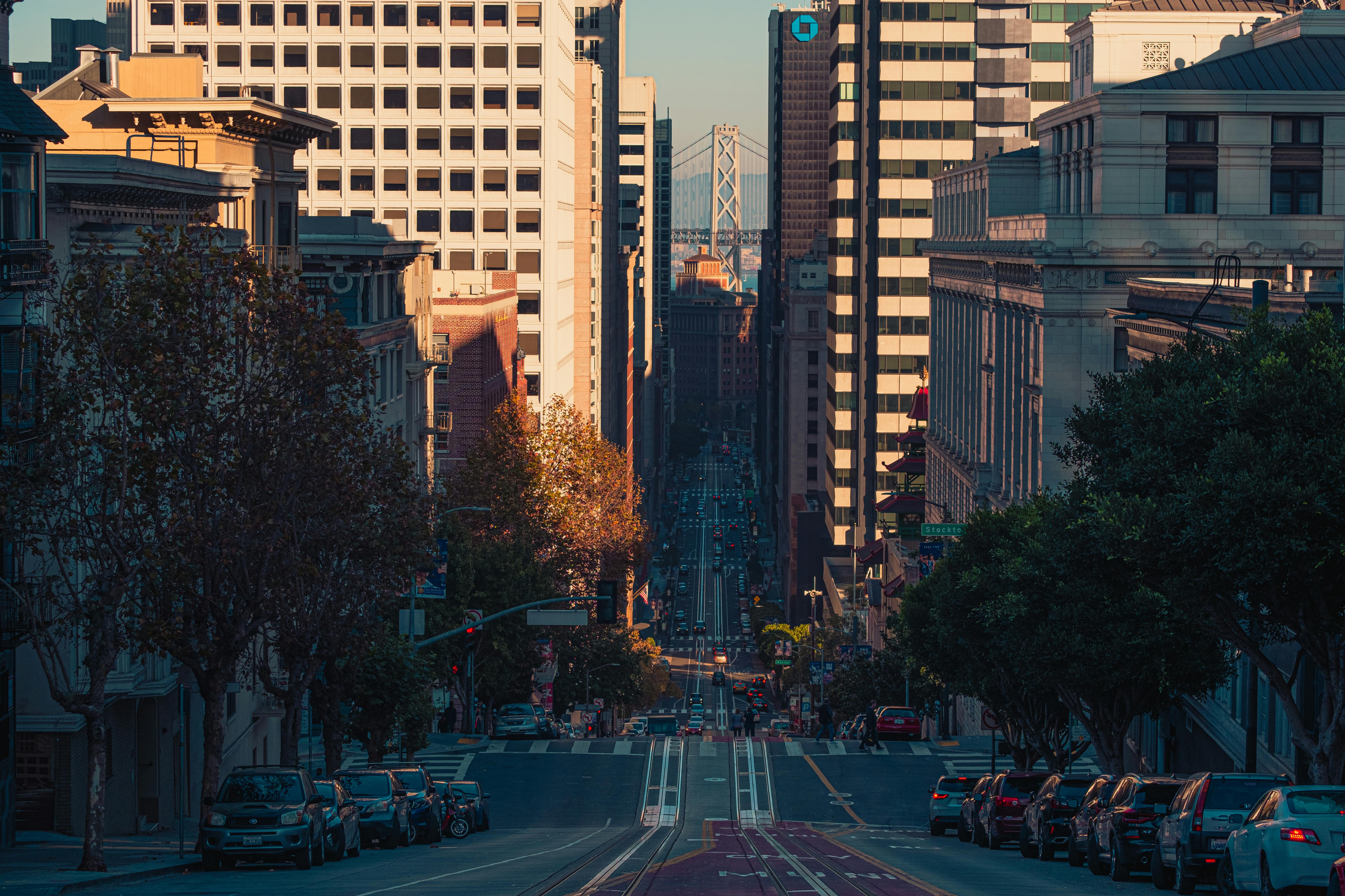 View Of The Uphill Street In San Francisco Overlooking The Oakland Bay ...