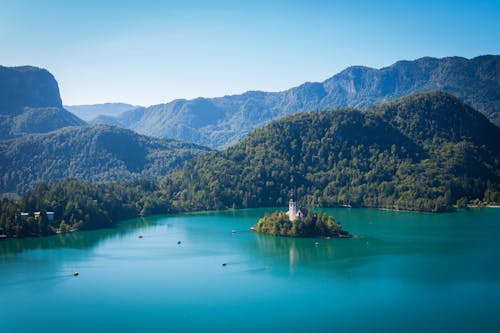 Základová fotografie zdarma na téma čisté nebe, hory, jezero