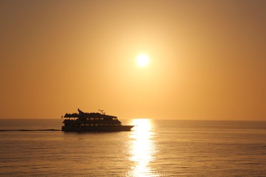 sunset cruise boat