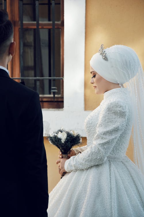 Foto stok gratis buket, fotografi pernikahan, gaun pengantin