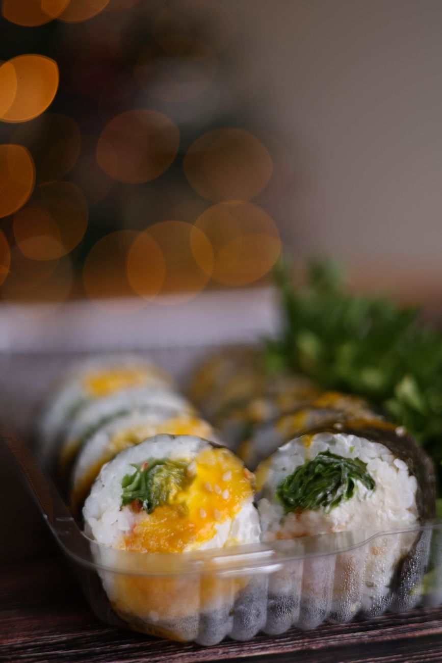 다이어트김밥, 같은 한 줄인데 칼로리가 반으로 갈리는 비밀 5 투명 용기에 포장된 시판 김밥