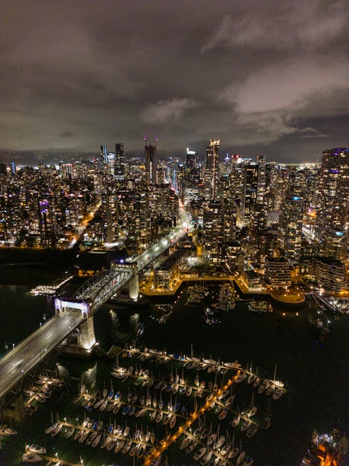 Kostenloses Stock Foto zu beleuchtet, brücke, brücken