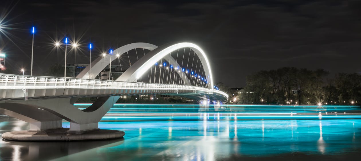 Foto profissional grátis de arquitetura, arquiteturas, céu