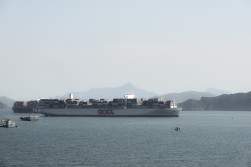 Foto d'estoc gratuïta de contenidor marítim, mar, vaixell de càrrega
