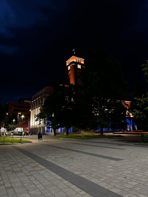 Darmowe zdjęcie z galerii z architektura. miasto, budynek, ciemny