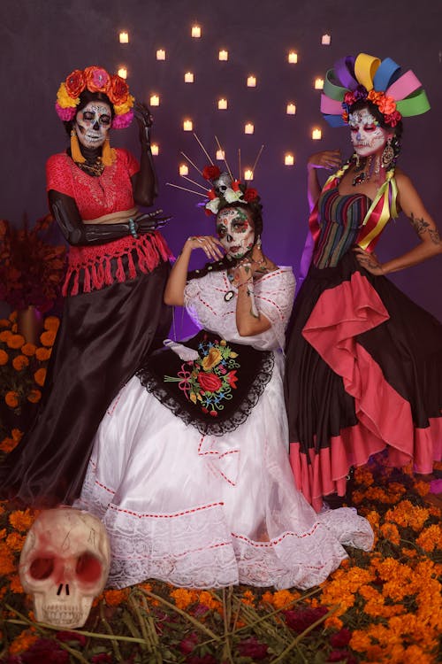 Women Wearing Traditional Mexican Costumes 