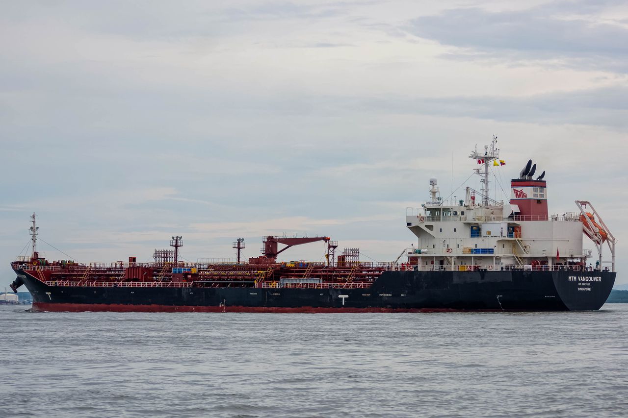 Naftni tanker na moru pod sigurnosnim mjerama