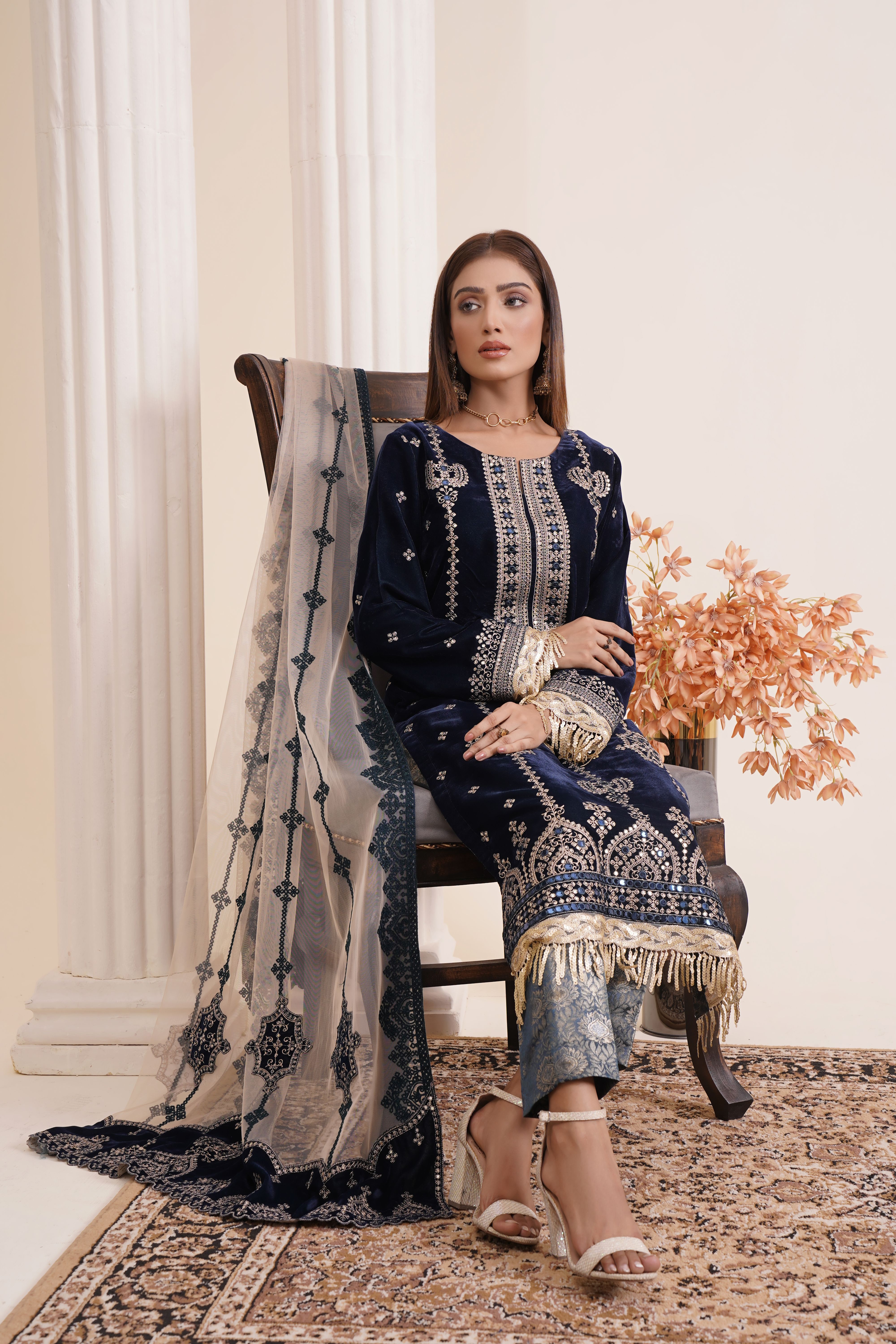 buying ladies dresses in Pakistan