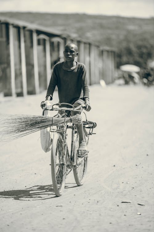 Základová fotografie zdarma na téma černobílý, jízda na kole, jízdní kolo