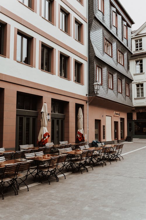 Building Exterior and a Sidewalk Cafe 